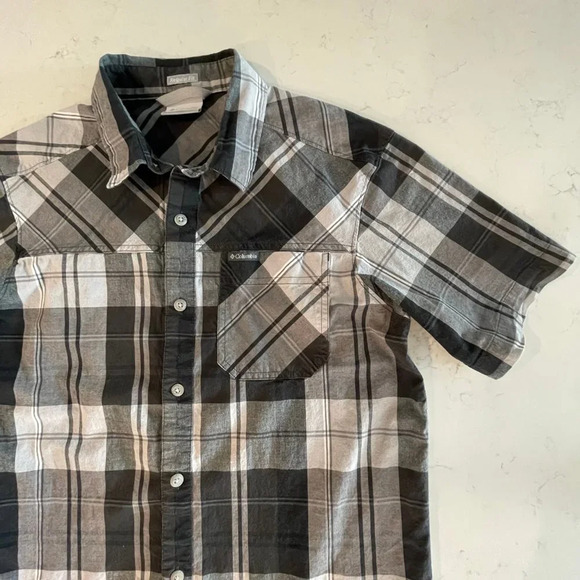 Columbia Short Sleeve Regular Fit Button Down Plaid Cotton Shirt Grey + Wht Sz S - Picture 2 of 12